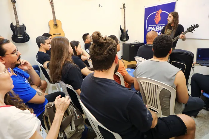 COM A ACADEMIA DE MÚSICA FABIO MAKA VOCÊ VAI: